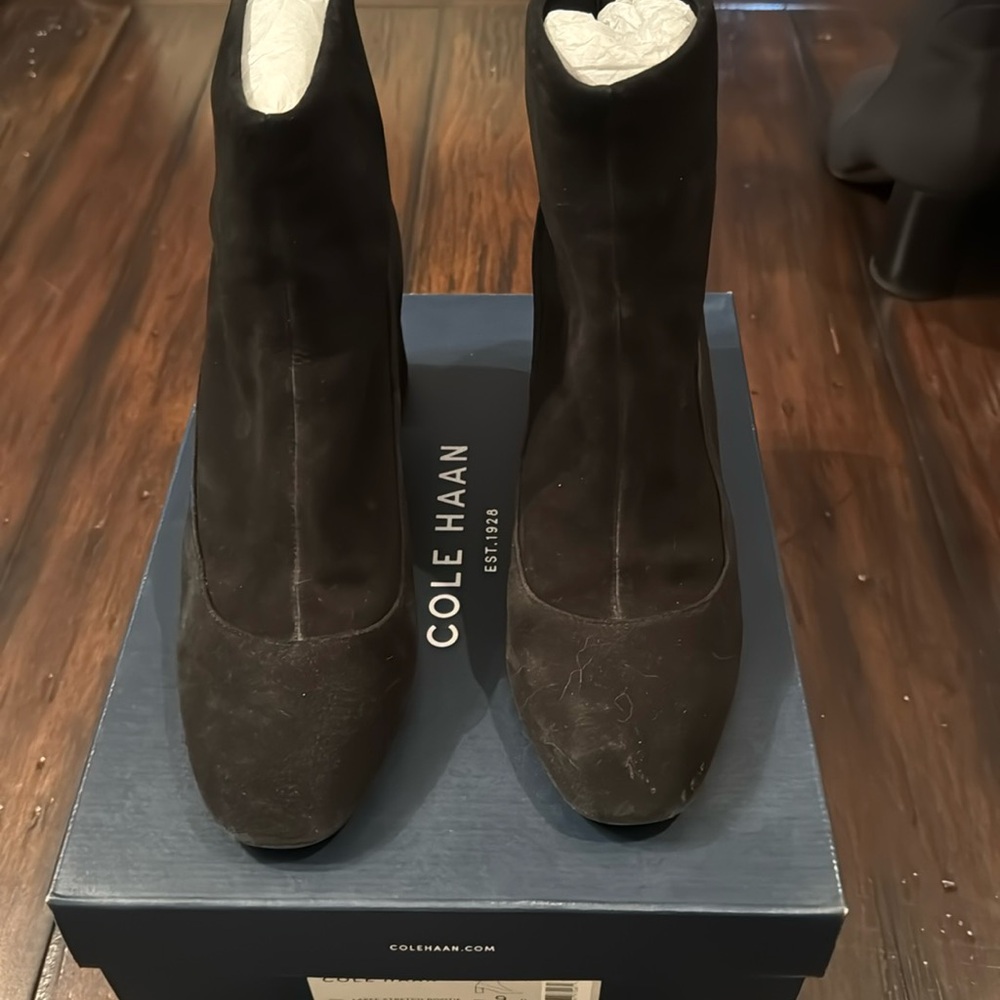 Cole Haan Size 9 Black Stretch Suede Bootie